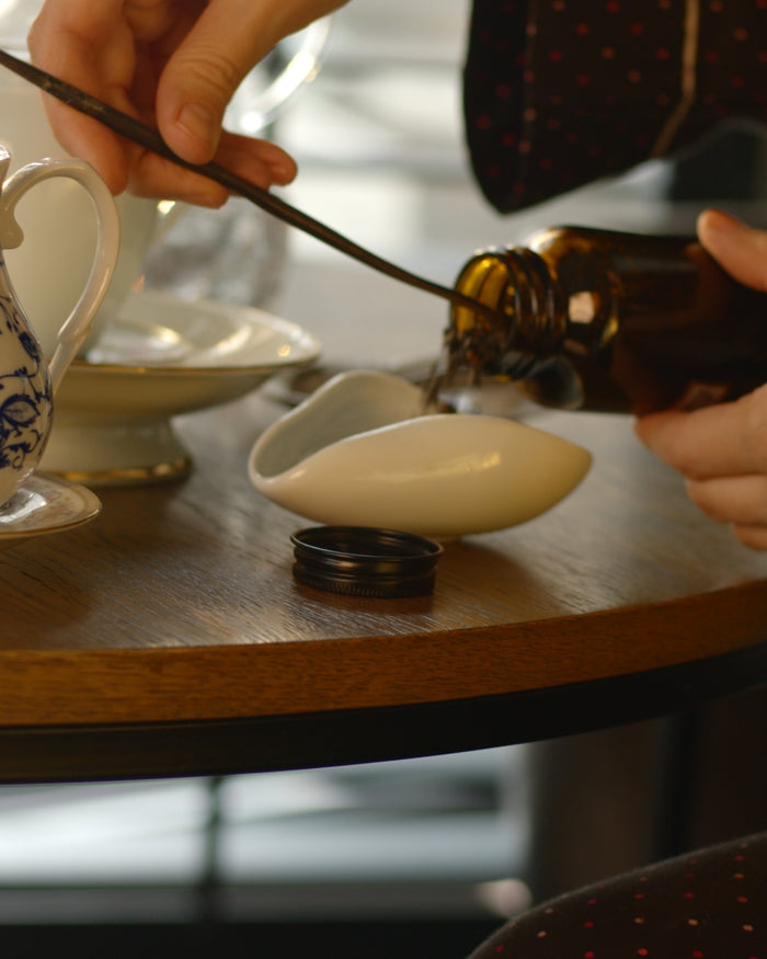 Wulong Tea (乌龙茶, wū lóng chá)